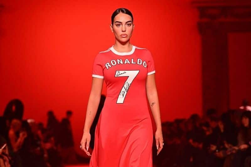 football Georgina Rodriguez stuns with Man United-inspired 'Ronaldo 7' dress at Paris Fashion Week; See Photos snt