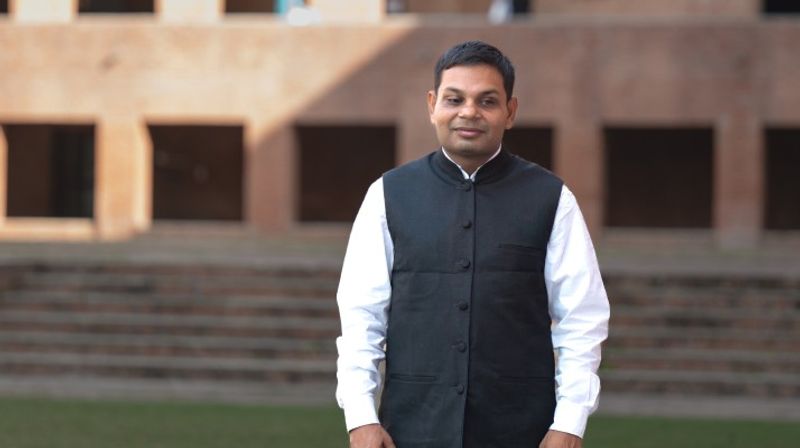 Tarun Kumar Vashisth makes history as 1st visually impaired PhD from IIM-A; set to join IIM Bodh Gaya faculty snt