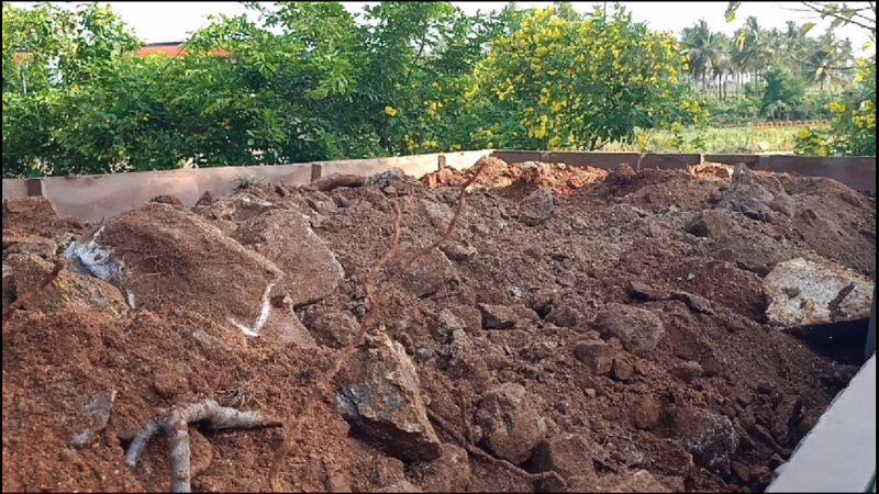 Four people were arrested for transporting gravel soil in a truck near Salem Thalaivasal sgb