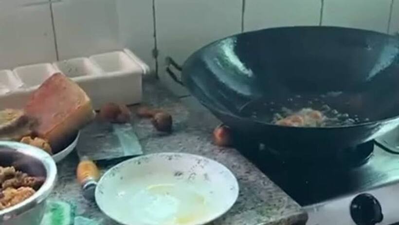 आलू दम है या आलू बम ! आलू दम का वीडियो देख हो जाएंगे हंसी से लोट पोट 