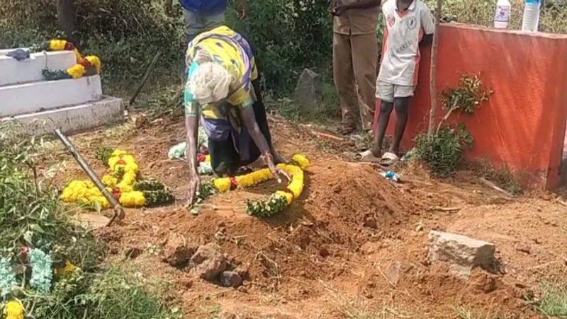 The municipal administration buried the old woman's body at kallakurichi-rag