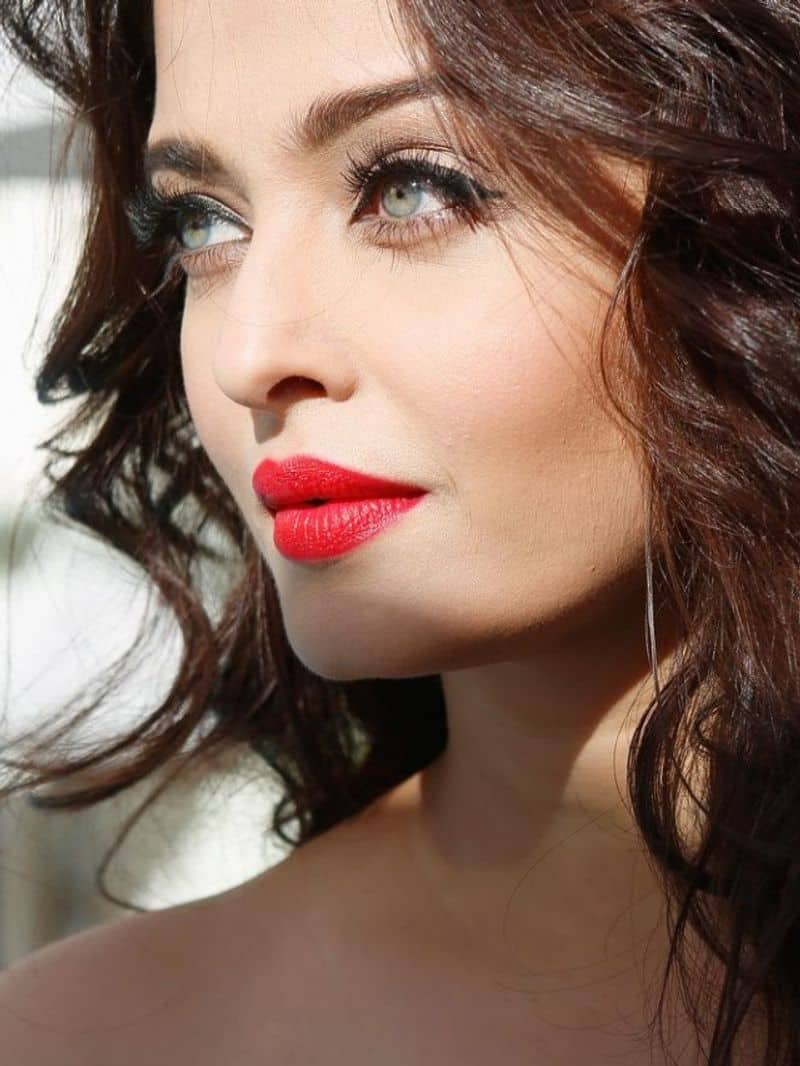 secret of Aishwarya rai glowing skin zkamn