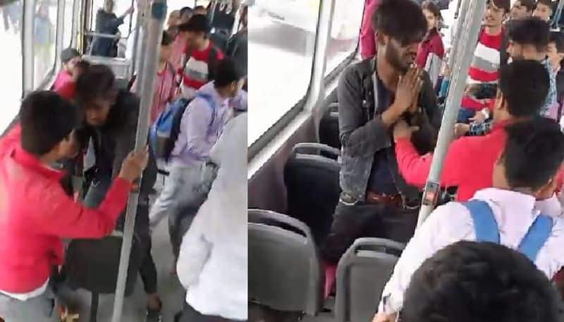 delhi bus passengers slap and punch pickpockets video rlp