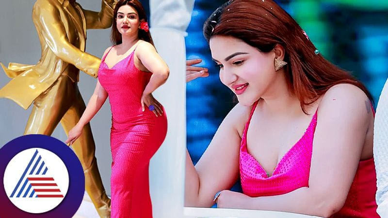 Malayalam Actress Honey Rose hot look  in pink gown, Fans comment about her Hotness Vin