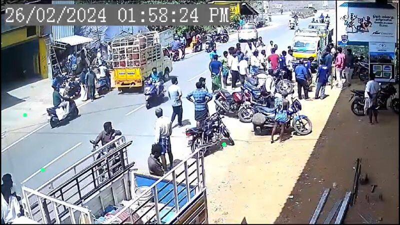 shop owner beaten by vck cadres for donation issue in kumbakonam video goes viral vel