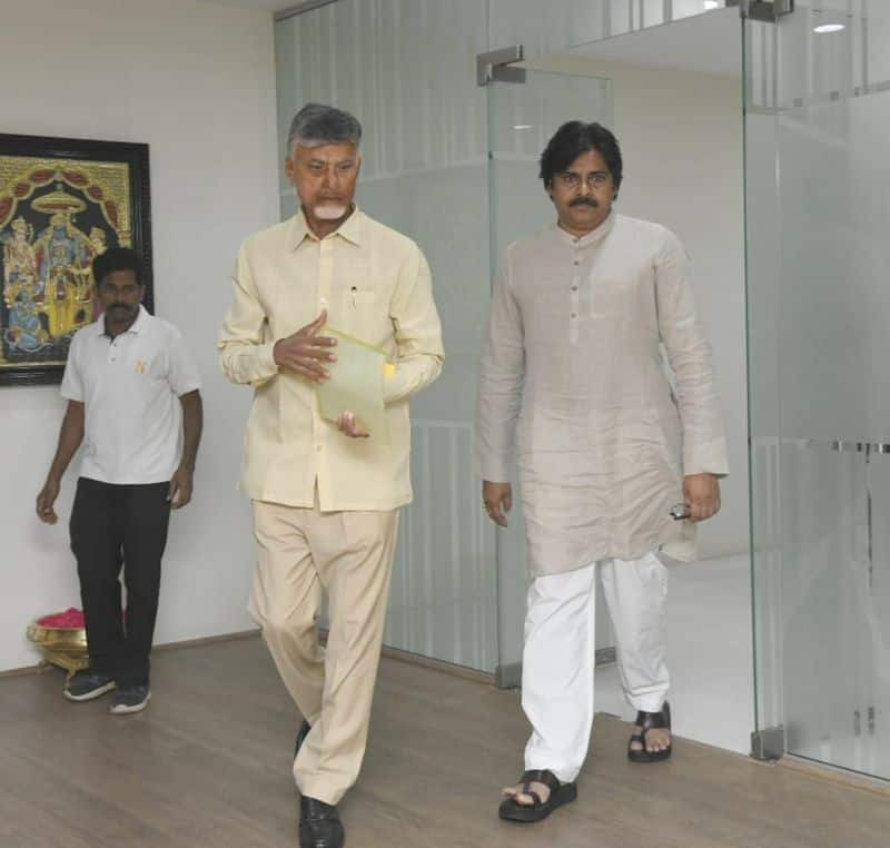 Chandrababu Naidu, pawan Kalyan To prepare second list of Candidates lns