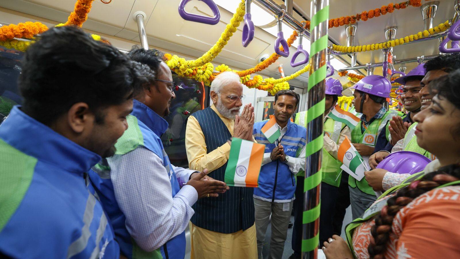 PM Narendra Modi in Kolkata 