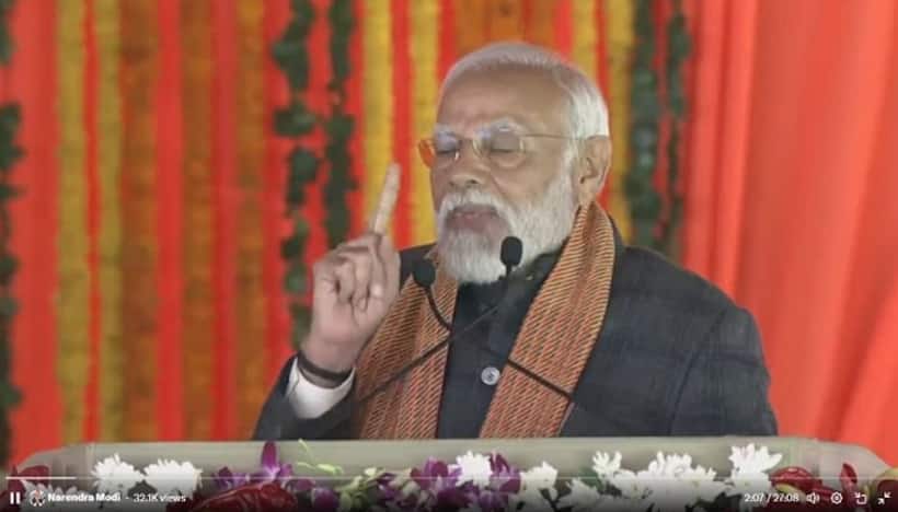 PM Modi in Srinagar, says 'New Jammu & Kashmir poised for bright tomorrow despite challenges' (WATCH)