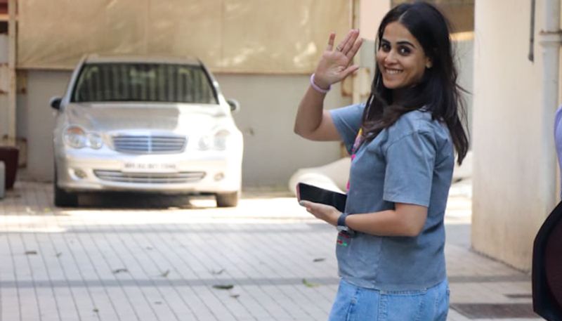 Genelia D'Souza was spotted at Bandra