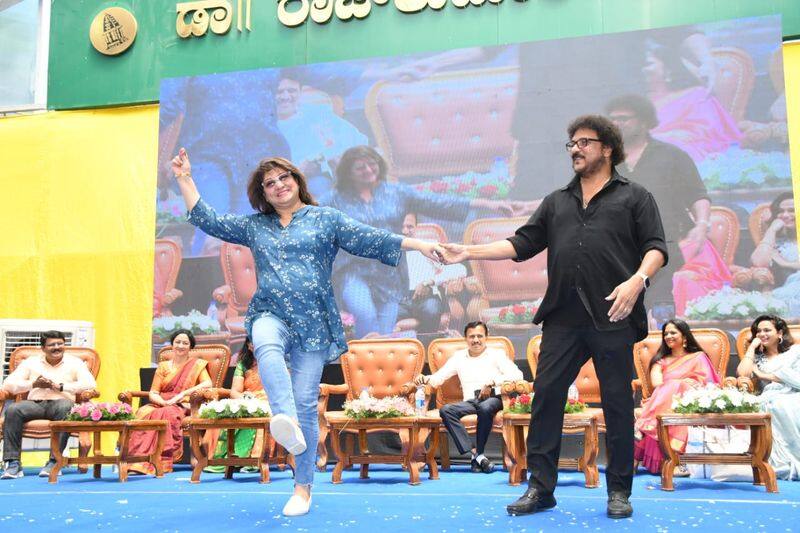 Womens Day 2024 Actor Ravichandran and Malashree danced to Ramachari Song gvd