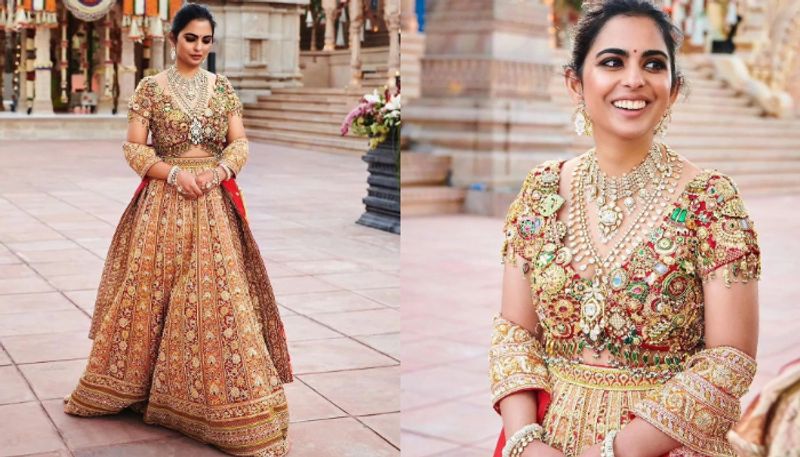 isha ambani wore blouse made of diamonds gold jewellery at anant ambani pre wedding