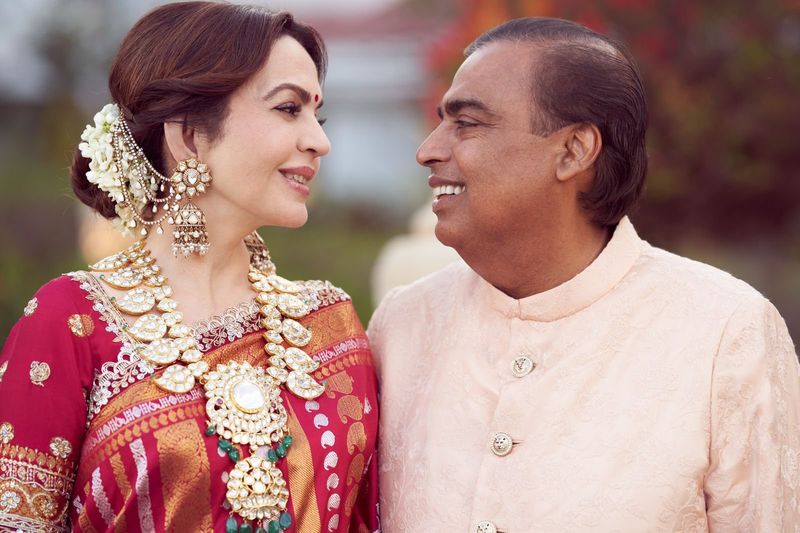 Mukesh Ambani shares how he proposed to Nita Ambani for marriage; Watch viral video Vin