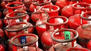 International Women's Day:  PM Modi announced to reduce the price of LPG gas cylinder by Rs 100 nti