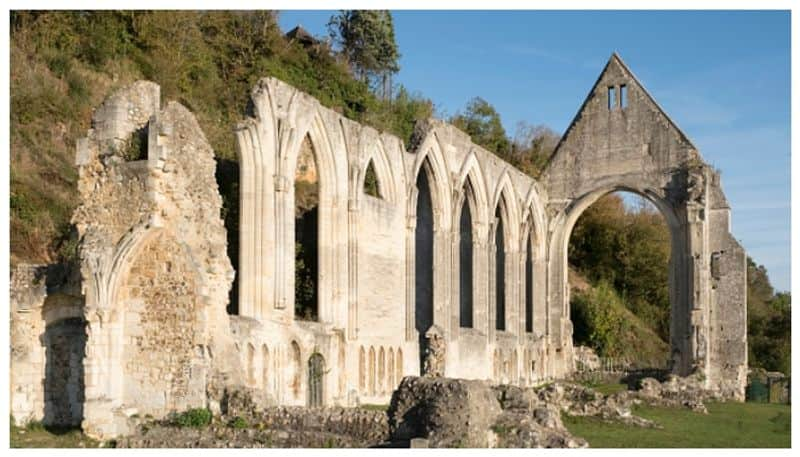 medieval village and 1000 burials discovered under an 800 year old nun's monastery 