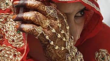 Uttar Pradesh Kushrinagar News groom reached wedding procession after drinking alcohol had bad breath Troubled girl refuses to marry XSMN