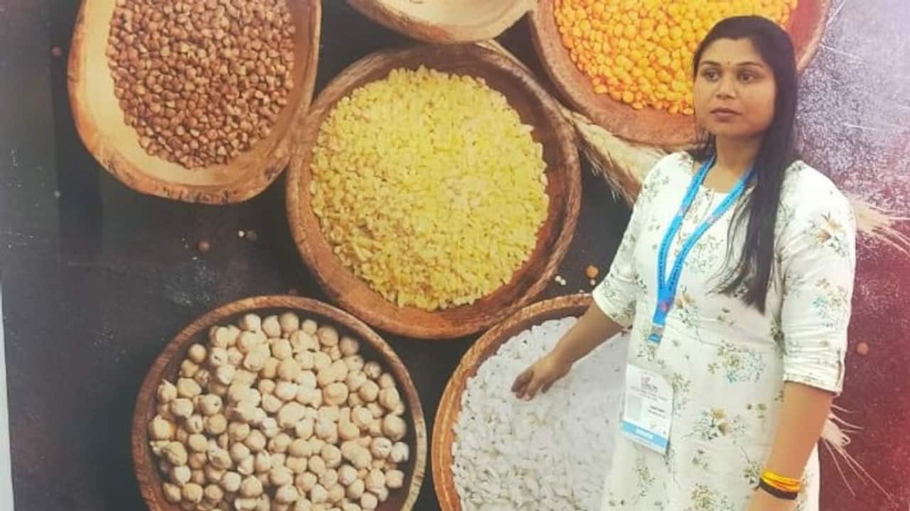 Exclusive: पहले लोग कहते महिलाएं कैसे काम करेंगी...अब 5 साल में 1.25 Cr टर्नओवर-3 आउटलेट, खेती से बिजनेस तक...