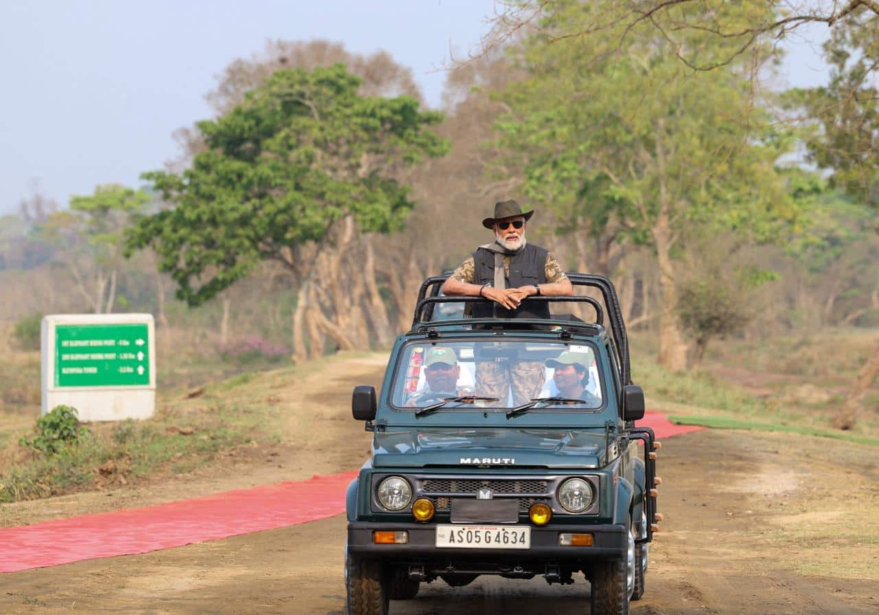 PM Modi slept with wild animals and rode on an elephant and rode around in a jeep at Kaziranga National Park