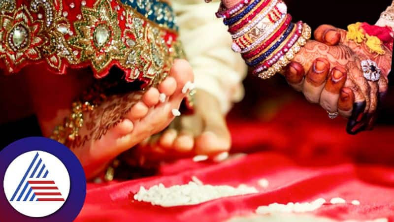 Know about the meaning of seven pheras in Indian wedding ritual pav