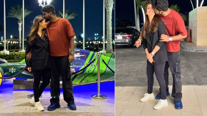 Vignesh shivan kisses Nayanthara here the trending photos of wikki Nayan from saudi Arabia gan