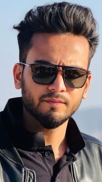 कमाई में स्टार्स को पीछे छोड़ देंगे ये10 यूट्यूबर्स,करोड़ों मे नेटवर्थ