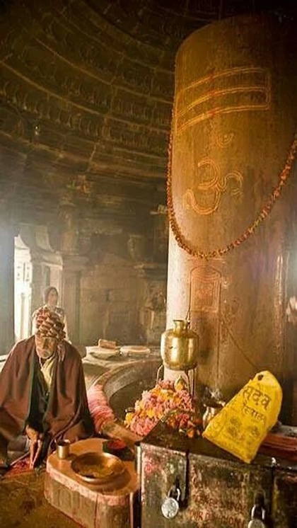 ऐसा शिवलिंग जिसकी हर साल बढ़ती लंबाई,मणि से जुड़ा अनकहा रहस्य