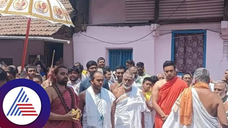 Mysuru Loksabha election 2024 Yaduveer Wodeyar who visited Sringeri Sharadambe today rav