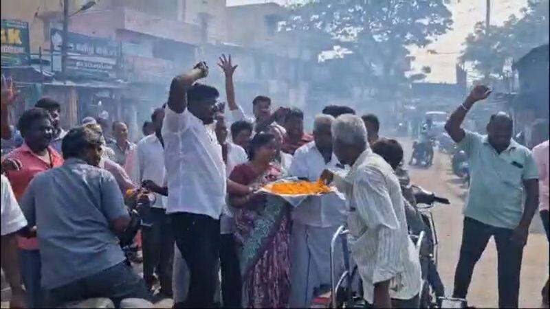 dmk cadres celebrate supreme court order on former minister ponmudi case in thiruvennainallur vel