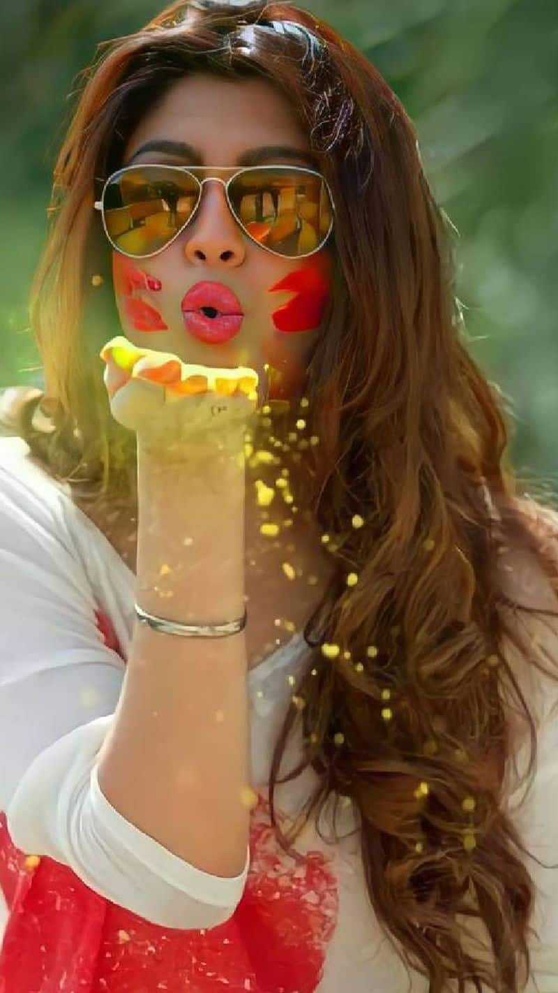 Instead of chemical colors use medicinal colors for healthy skin on Holi xbw