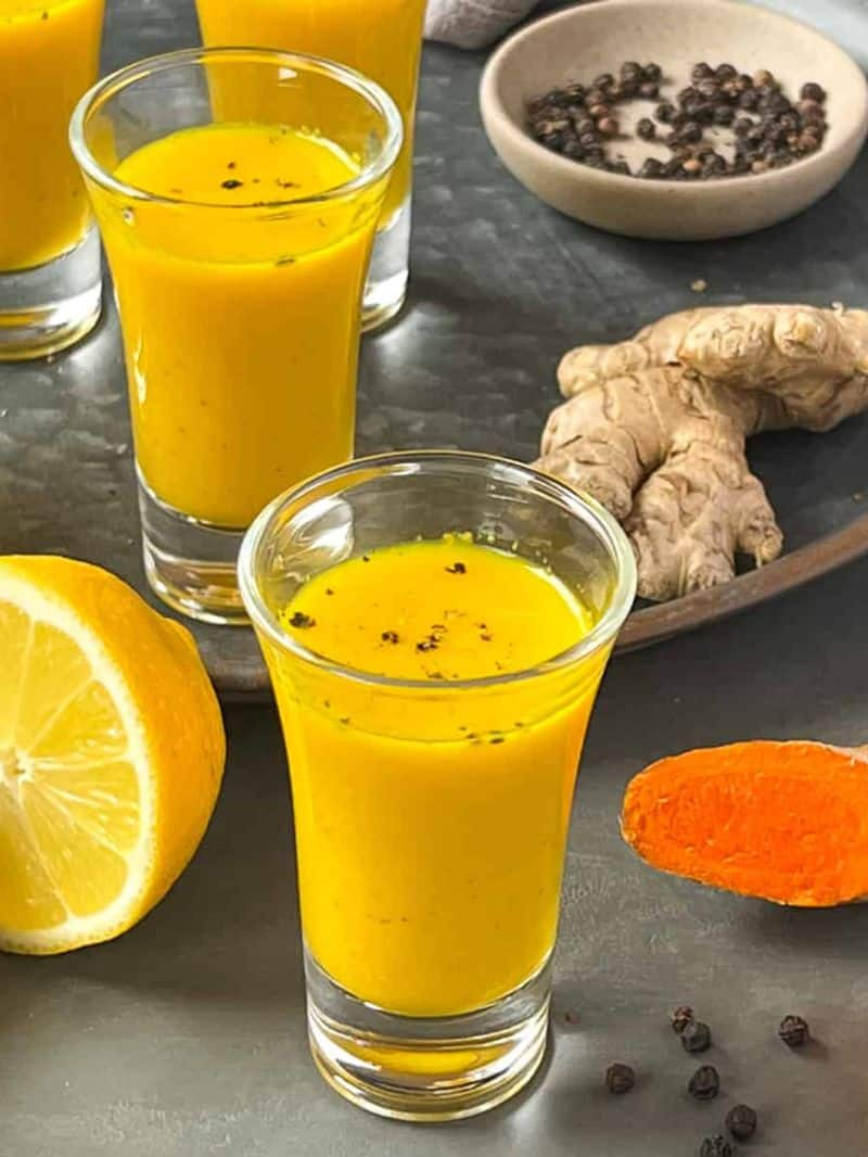 benefits of drinking lemon juice turmeric black pepper