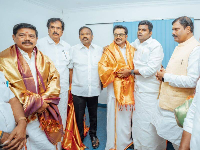 Sarathkumar merged Samadtva Makkal Party with BJP KAK