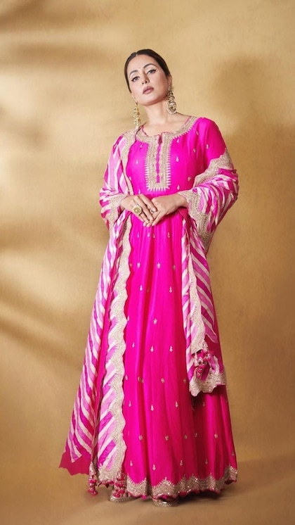 Ramzan पर मिलेगा Wow लुक, Try करें Hina Khan के 10 Suit Design