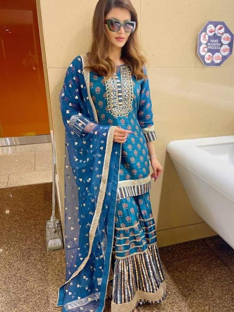 urvashi rautela 8 kurta set for summers zkamn