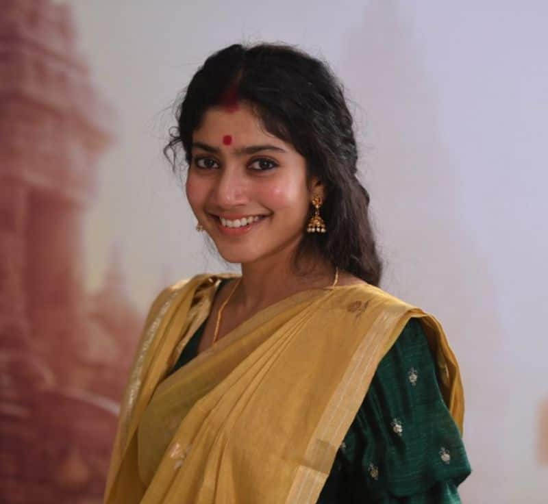 Rowdy Baby Sai Pallavi whooping Net Worth and salary details gan