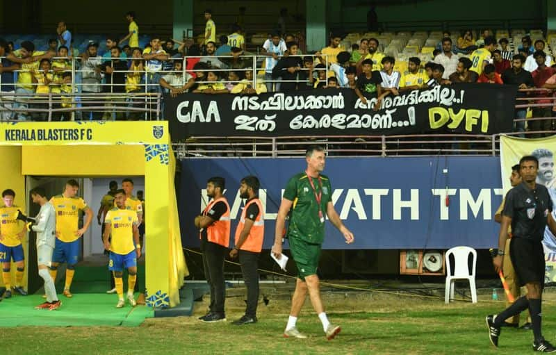 sfi and dyfi protest against caa bill while kerala blasters vs mohun bagan isl match