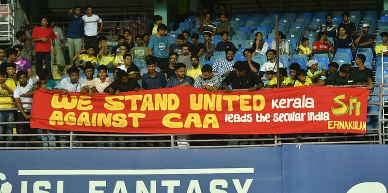 sfi and dyfi protest against caa bill while kerala blasters vs mohun bagan isl match