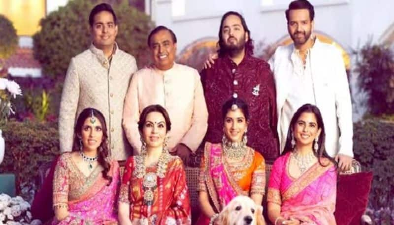 Mukesh Ambani announced Jio Free Recharge for Anant's marriage? Here is the truth!-sak