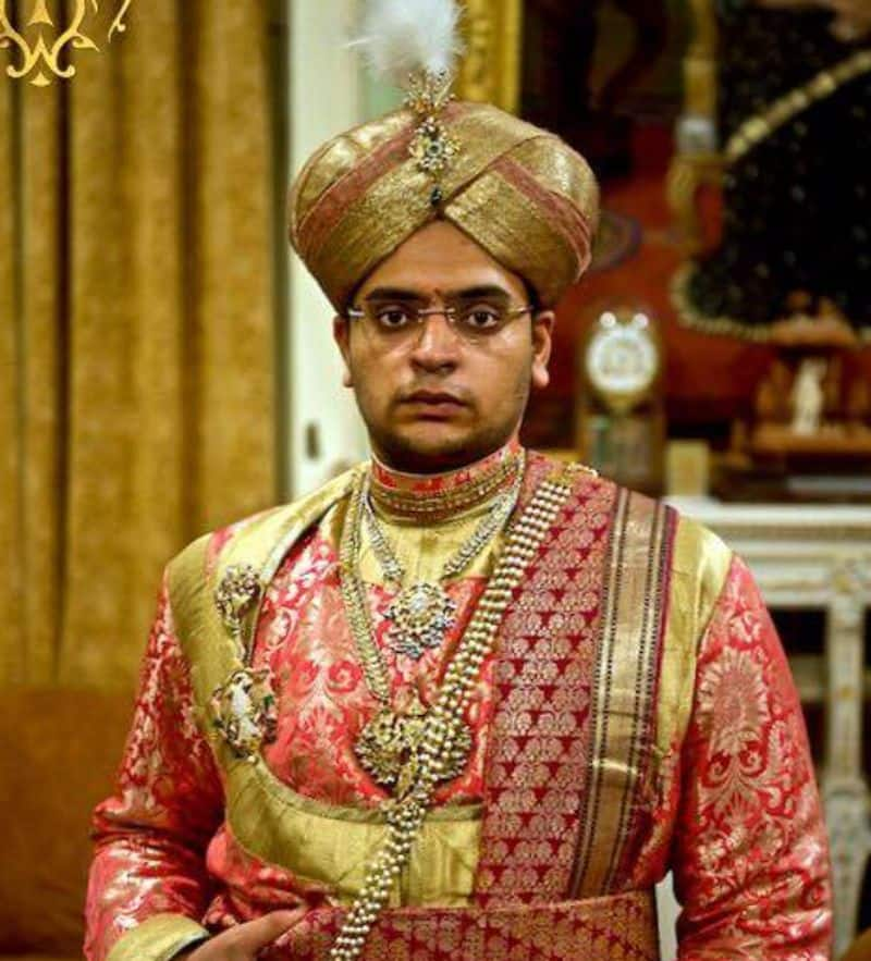 mysuru maharaja Yaduveer Krishnadatta Chamaraja Wadiyar biography childhood family education political life net worth key facts ksp