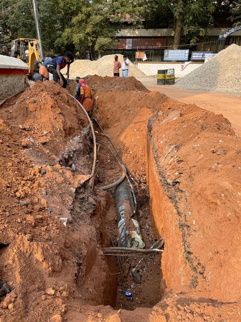 Passengers please note rods in Trivandrum city like Guna caves due to smart city works - pictures 