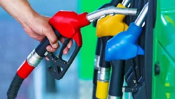 Pakistan Govt slashes petrol diesel price upto 8 rupees smp