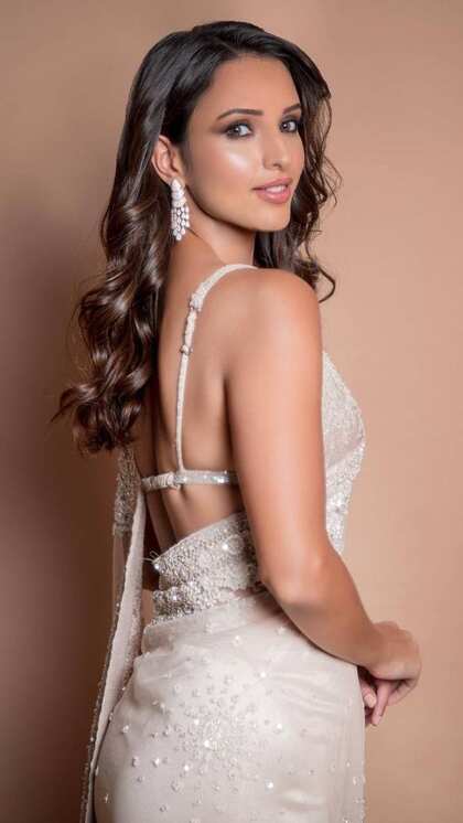 Sequin embellished bralette style ब्लाउस