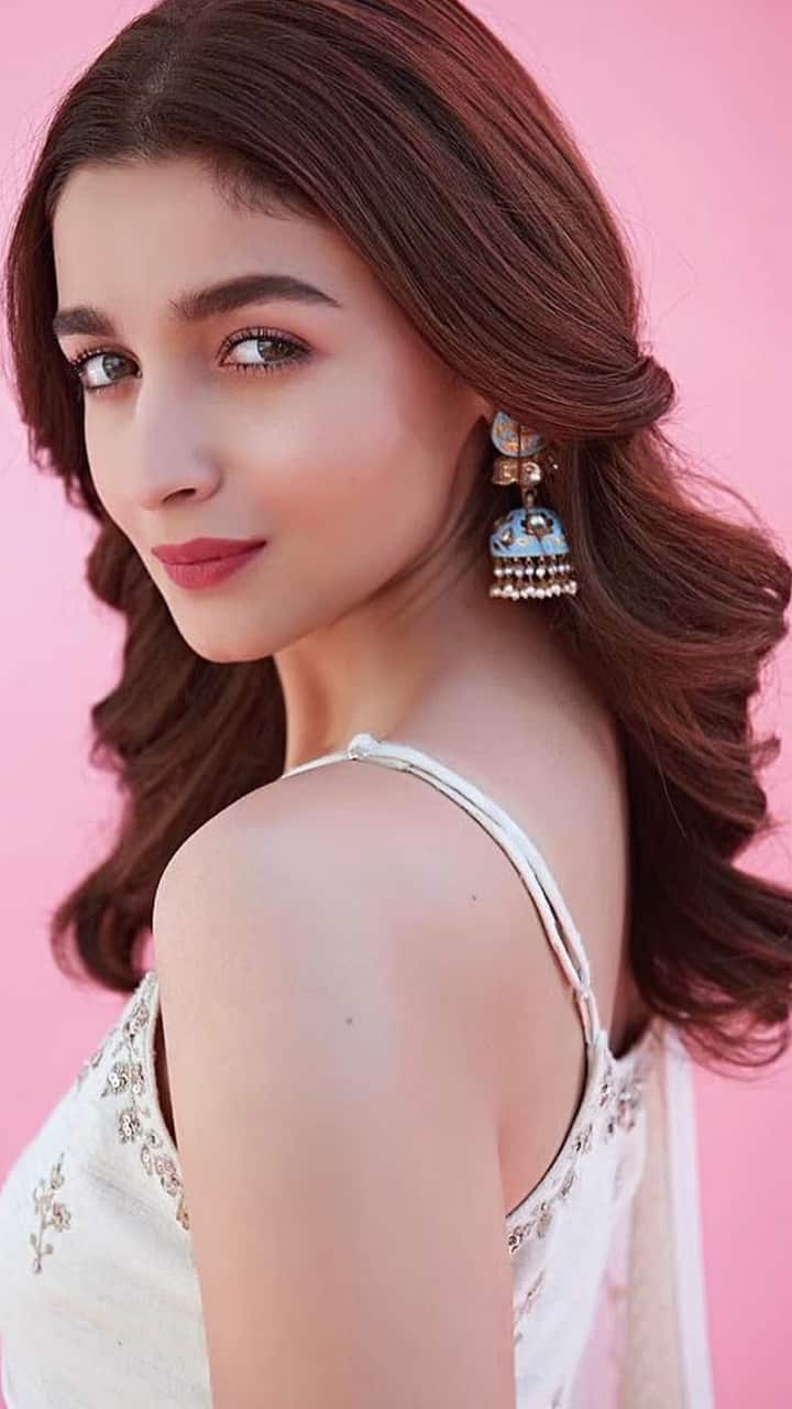 birthday special alia bhatt is not having indian citizenship alia bhatt nationality kxa 