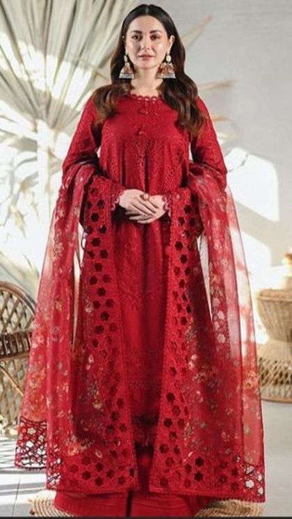 PHOTOS: Hania Amir-inspired 10 gorgeous suit designs for Ramadan 2025