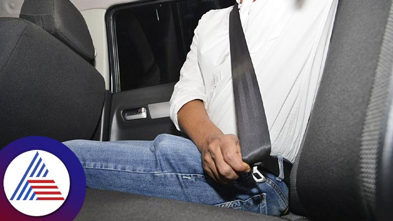 If seat belt is not worn while sitting in car, warning..   know new rule-sak