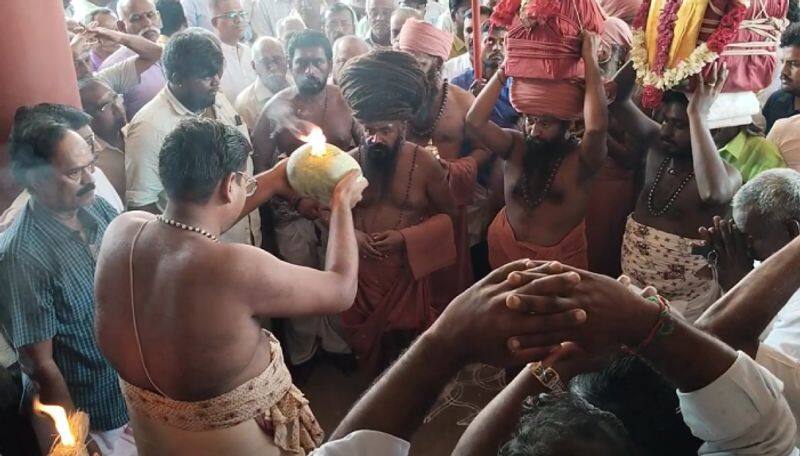 Dharmapuram Adheenam Returned back to mayiladuthurai after kasi visit ans