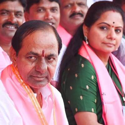 Kalvakuntla Kavitha :  కవిత నోట జెండా, ఎజెండా మాట.. అన్నతోనే కాదు తండ్రితోనూ చెడిందా?