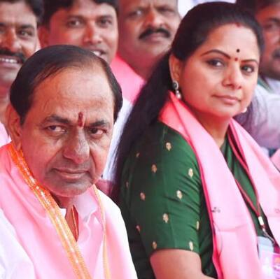 Kavitha Meets KCR : కేసీఆర్ ను కలిసిన కవిత .. ఏం మాట్లాడుకున్నారో తెలుసా?