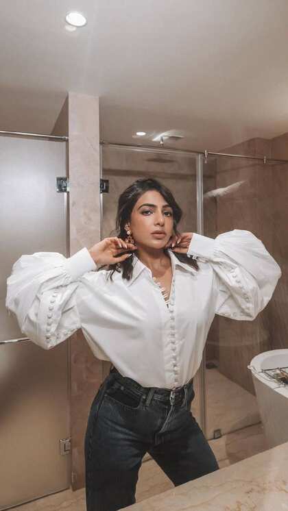 होली के लिए व्हाइट shirt with Balloon Sleeves