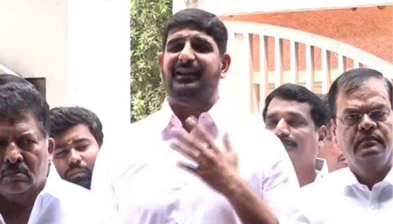 brs mla padi kaushik reddy repeats ap cm jagan reddys popular dialogue kms