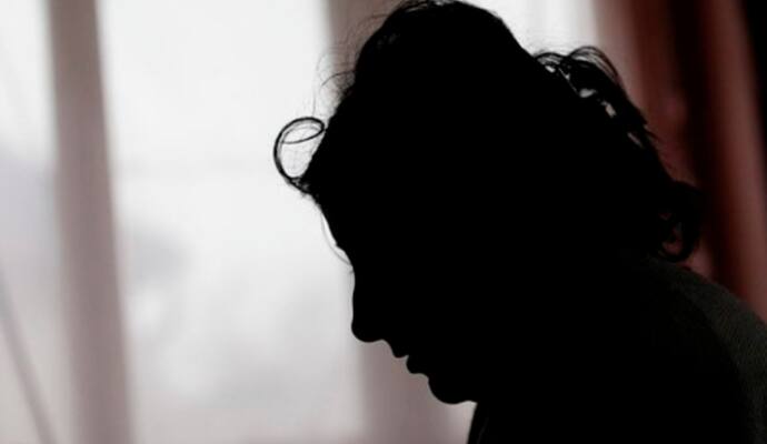 woman obscene video