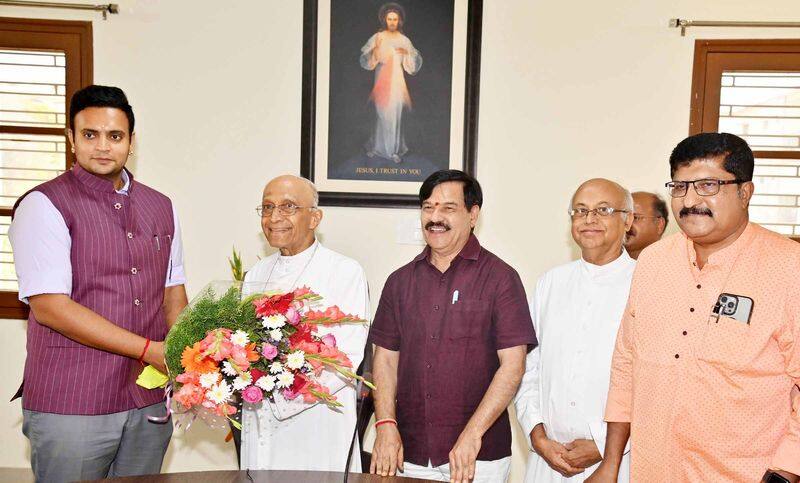 Yaduveer met the Bishop of Mysore and sought support snr